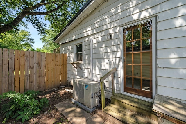 3053 E Old Duvall Ct, Lockbourne, OH 43137 - view of side of home with entry steps and a cooling unit