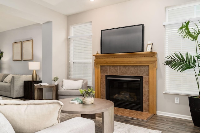 978 Vanwert Loop, Blacklick, OH 43004 - living area with wood finished floors and a tiled fireplace