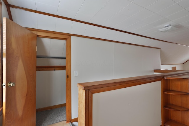 815 Eddystone Ave, Columbus, OH 43224 - bar with baseboards
