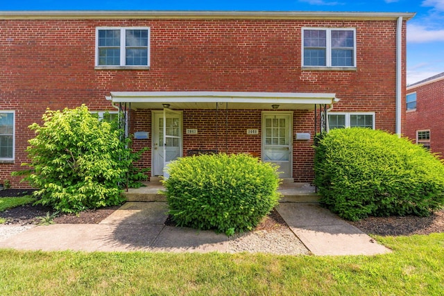 2043 Ridgeview Rd, Columbus, OH 43221 - townhome / multi-family property featuring brick siding