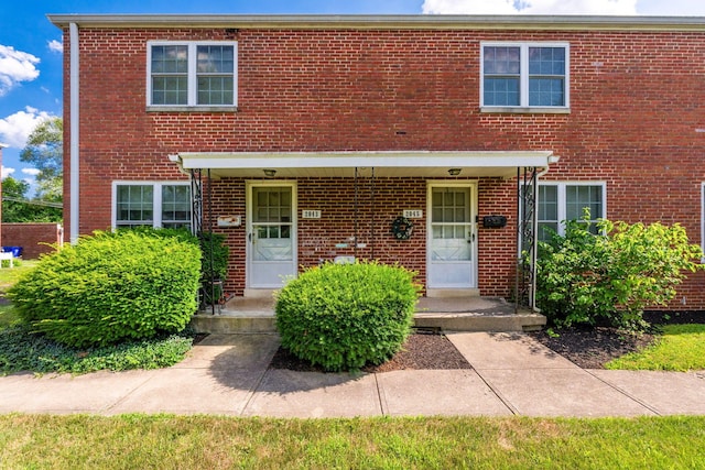 2043 Ridgeview Rd, Columbus, OH 43221 - townhome / multi-family property featuring brick siding