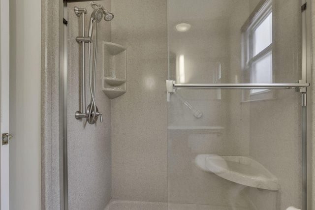 4861 Dickens Dr, Columbus, OH 43227 - bathroom featuring a shower