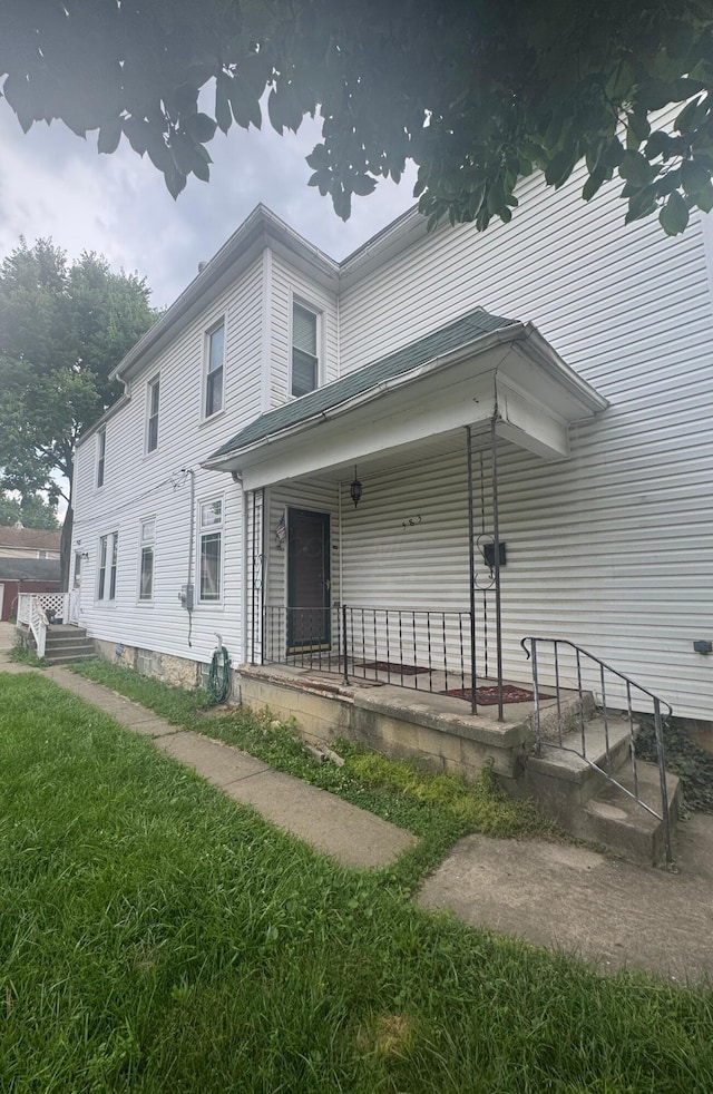 583 E Columbus St, Columbus, OH 43206 - view of front of home featuring covered porch