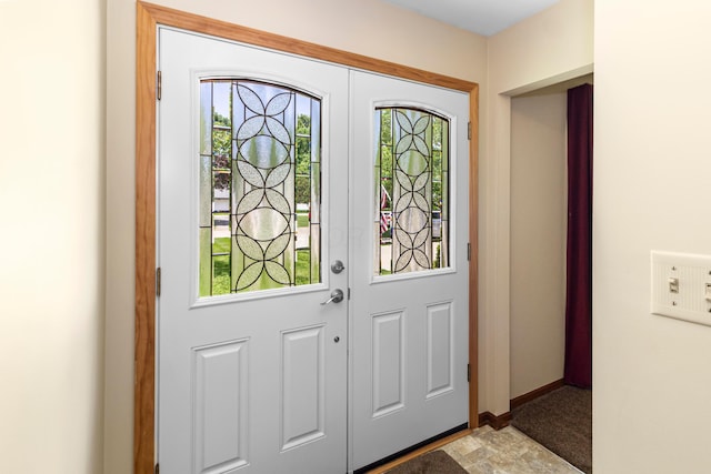 6983 Doran Dr, New Albany, OH 43054 - entryway featuring baseboards