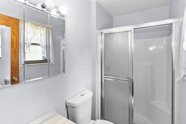 6983 Doran Dr, New Albany, OH 43054 - bathroom with a shower stall
