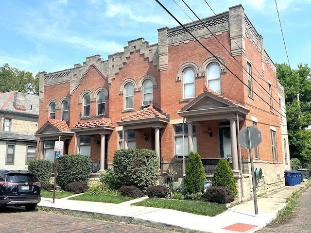 252 W Hubbard Ave, Columbus, OH 43215 - multi unit property with brick siding