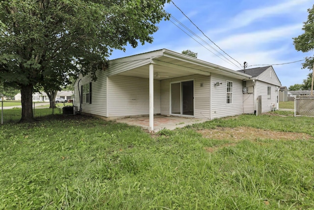 101 Circle Dr, Baltimore, OH 43105 - back of house with a patio