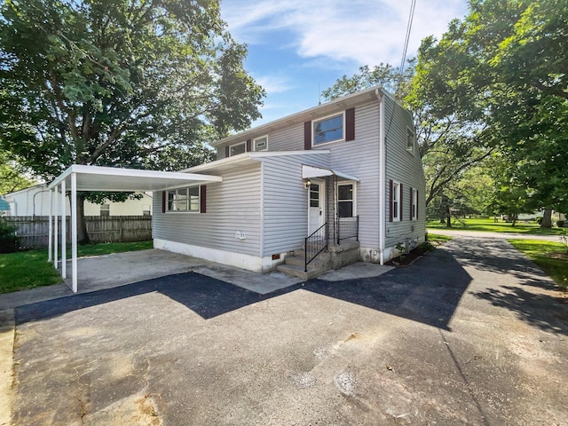 264 Lawrence Ave, Columbus, OH 43228 - view of front of house featuring driveway and crawl space
