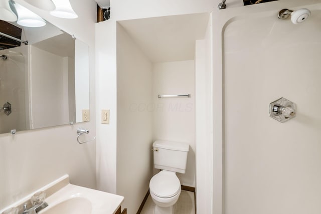 884 Annagladys Dr Unit F2, Columbus, OH 43085 - full bathroom featuring a shower and vanity
