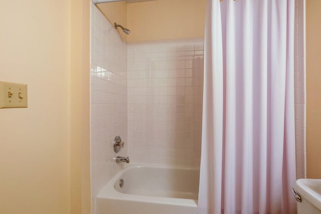 154 Oak Creek Pl, Columbus, OH 43230 - full bath featuring shower / bath combination with curtain and toilet