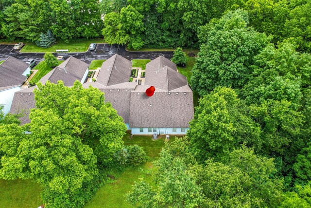 154 Oak Creek Pl, Columbus, OH 43230 - drone / aerial view