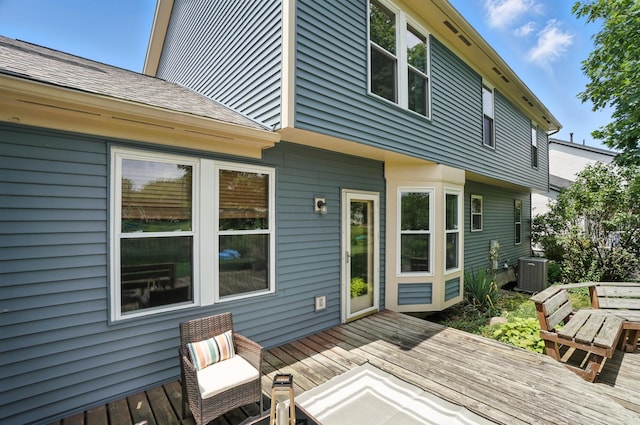 526 Springwood Lake Dr, Columbus, OH 43230 - view of wooden deck