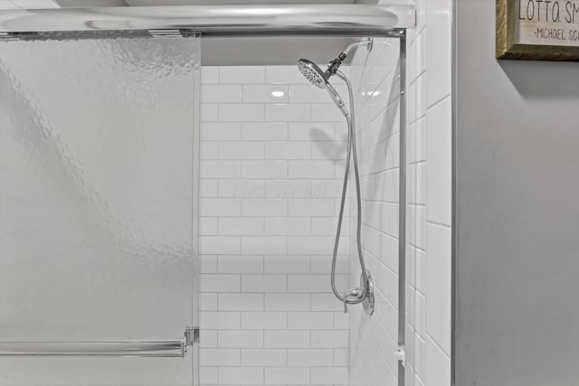 68 Asbury Ave, Newark, OH 43055 - full bathroom with a shower stall