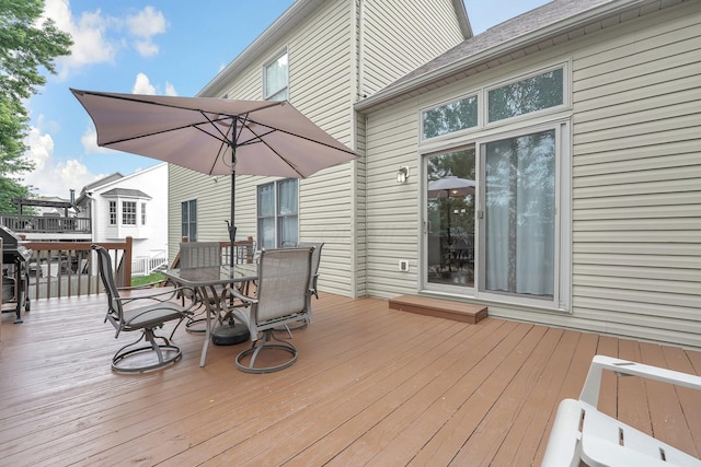 1691 Cloverdale Dr, Lancaster, OH 43130 - wooden deck with outdoor dining area