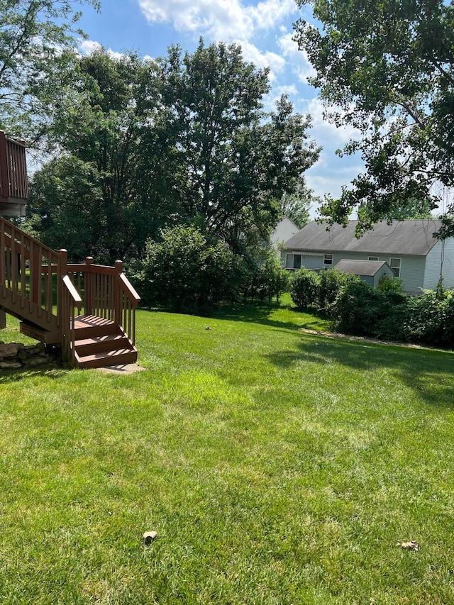 1691 Cloverdale Dr, Lancaster, OH 43130 - view of grassy yard