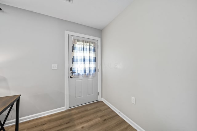 1815 Union St, Lancaster, OH 43130 - doorway with wood finished floors and baseboards