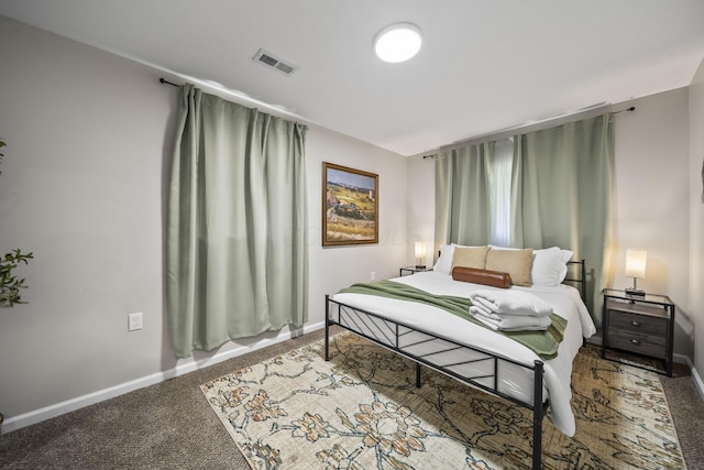 1815 Union St, Lancaster, OH 43130 - carpeted bedroom featuring baseboards