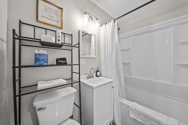 1815 Union St, Lancaster, OH 43130 - full bathroom with shower / bath combo with shower curtain and vanity
