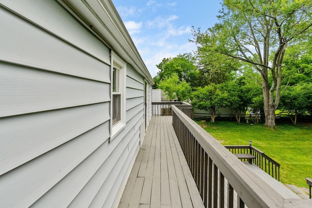 1054 Highland Dr, Columbus, OH 43220 - wooden terrace with a lawn