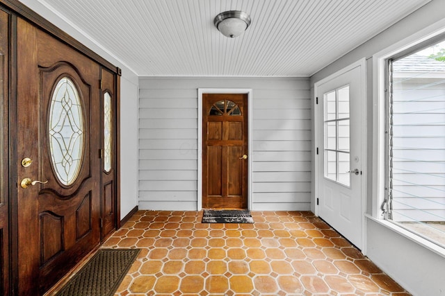 1054 Highland Dr, Columbus, OH 43220 - foyer entrance with plenty of natural light