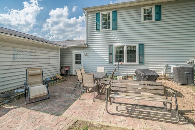 537 Dunkle Rd, Circleville, OH 43113 - view of patio featuring outdoor dining area