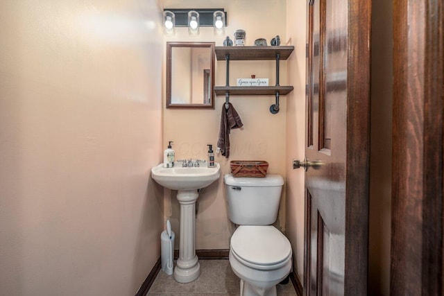 537 Dunkle Rd, Circleville, OH 43113 - bathroom featuring toilet and baseboards