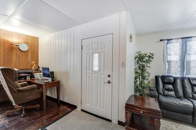 1919 Oakland Pkwy, Lima, OH 45805 - entryway featuring tile patterned flooring