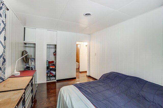 1919 Oakland Pkwy, Lima, OH 45805 - bedroom featuring dark wood-style floors