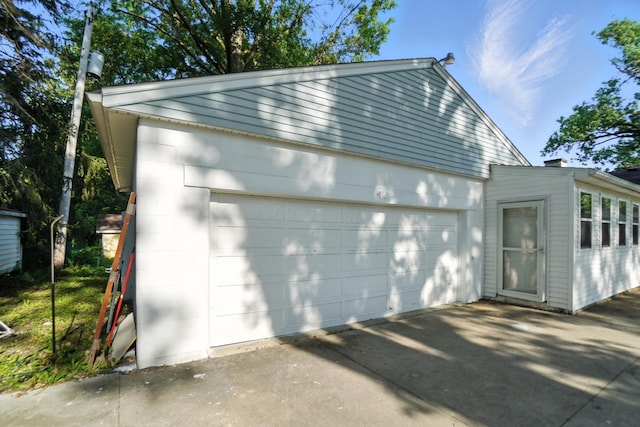 1919 Oakland Pkwy, Lima, OH 45805 - view of garage