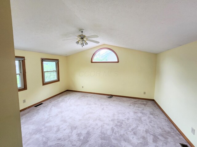 3660 Rivervail Dr, Columbus, OH 43221 - photo 15