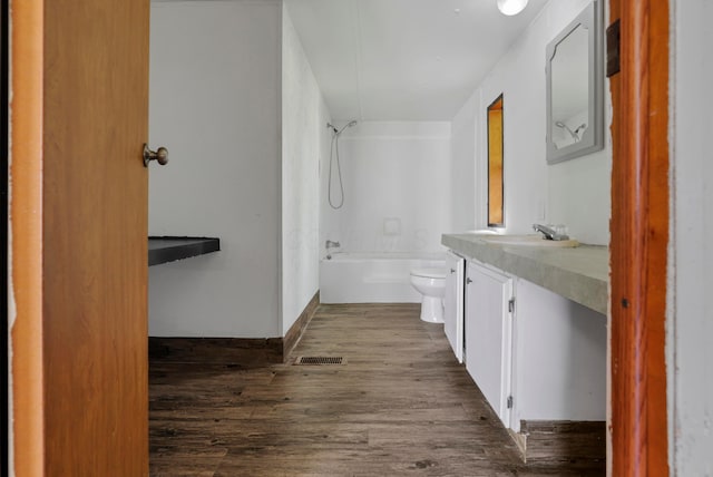 264 Timberline Dr, Circleville, OH 43113 - bathroom with vanity, shower / bathtub combination, and wood finished floors
