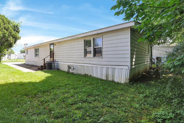 264 Timberline Dr, Circleville, OH 43113 - back of property featuring a yard