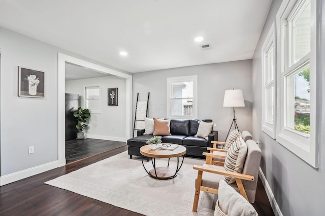 4425 Saint Ann Ln, Columbus, OH 43213 - living area featuring wood finished floors and recessed lighting
