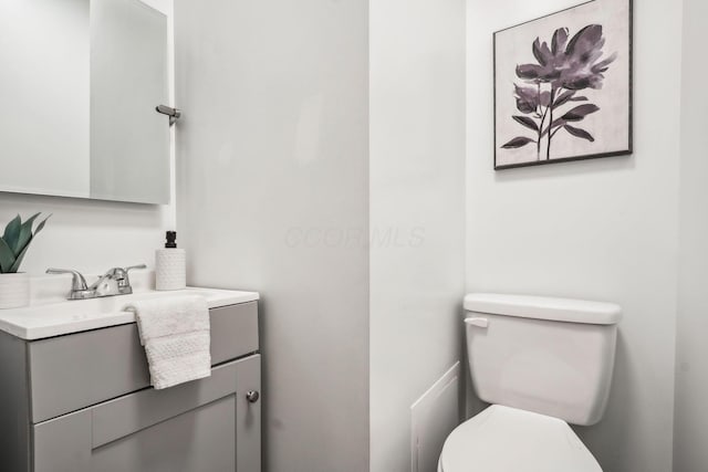 4425 Saint Ann Ln, Columbus, OH 43213 - half bath featuring toilet and vanity