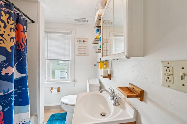 67 W Columbus St, Mount Sterling, OH 43143 - full bath featuring a sink and curtained shower