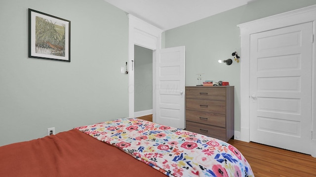 737 Wilson Ave, Columbus, OH 43205 - bedroom with wood finished floors