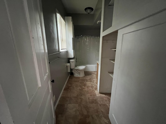 68 Moull St, Newark, OH 43055 - bathroom with toilet and baseboards