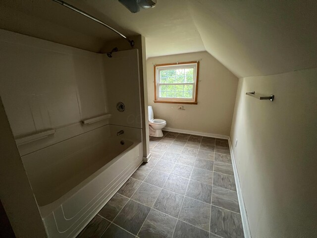 68 Moull St, Newark, OH 43055 - full bath featuring lofted ceiling and  shower combination