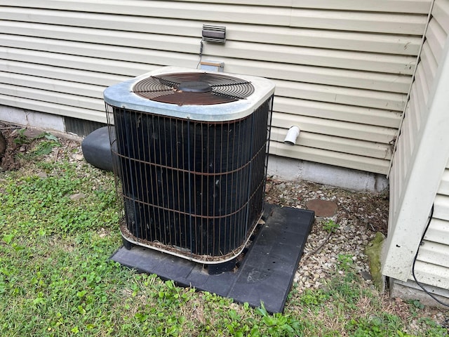 68 Moull St, Newark, OH 43055 - exterior view of a central AC unit
