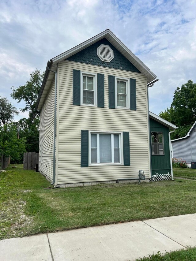 68 Moull St, Newark, OH 43055 - view of side of property