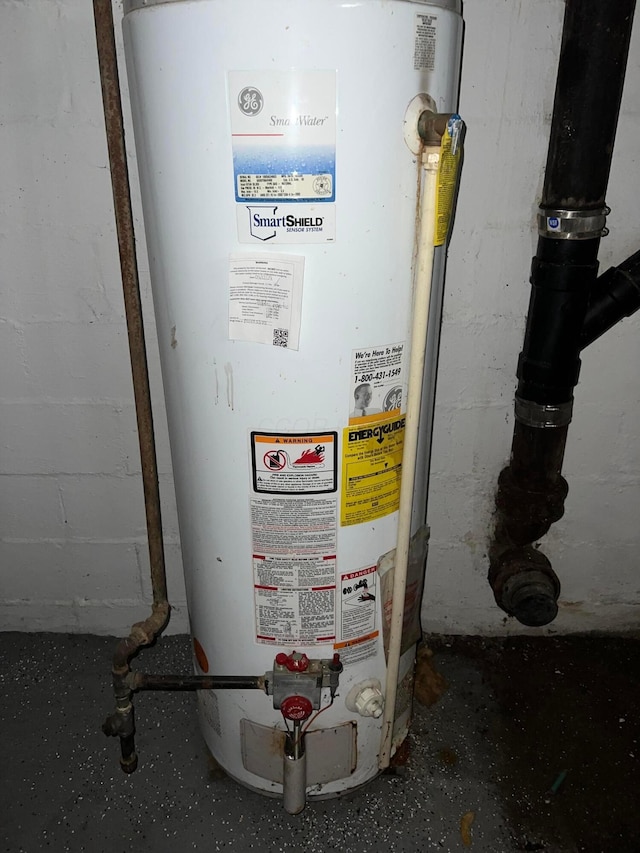 68 Moull St, Newark, OH 43055 - utilities with water heater