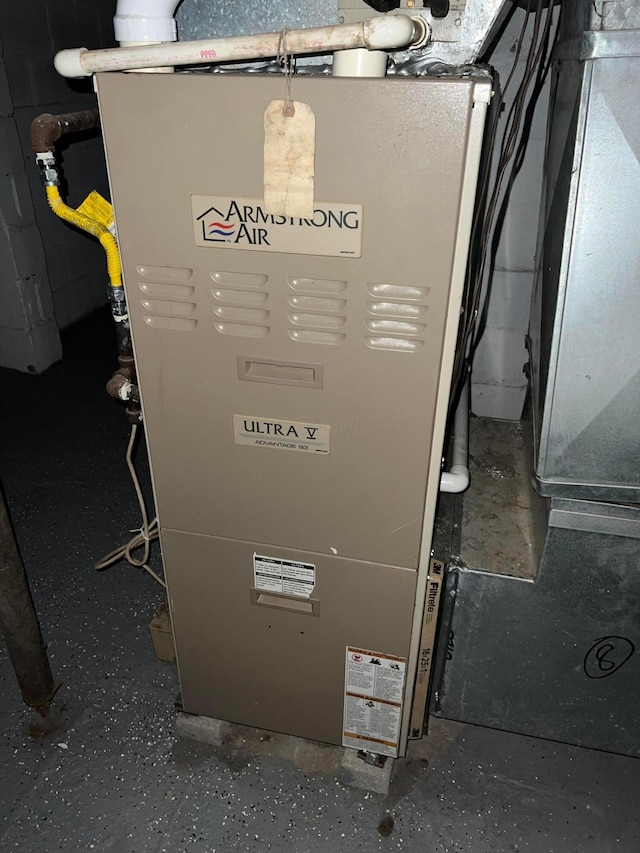 68 Moull St, Newark, OH 43055 - utilities with heating unit