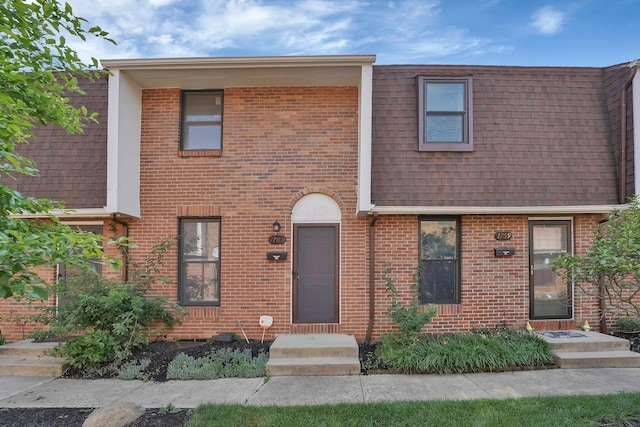 1761 Willoway Cir N, Columbus, OH 43220 - photo 2