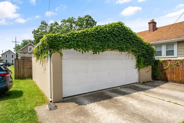 442 Thurman Ave, Columbus, OH 43206 - view of detached garage