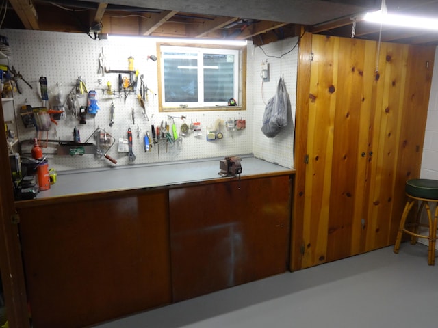 1766 Thrailkill Rd, Grove City, OH 43123 - unfinished basement featuring a workshop area