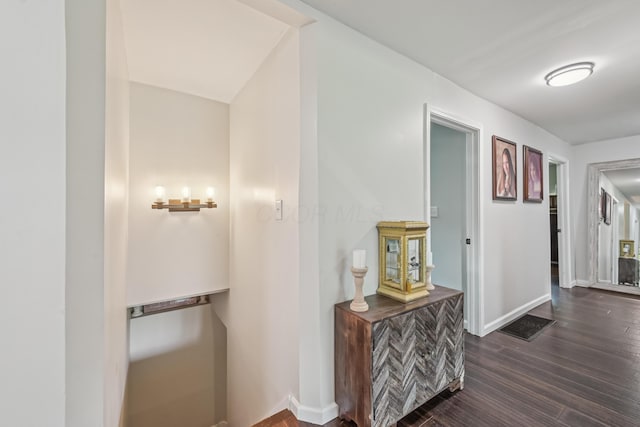 15586 Stump Run, Laurelville, OH 43135 - corridor featuring dark wood-style floors and baseboards