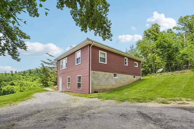 15586 Stump Run, Laurelville, OH 43135 - view of property exterior featuring a yard and driveway