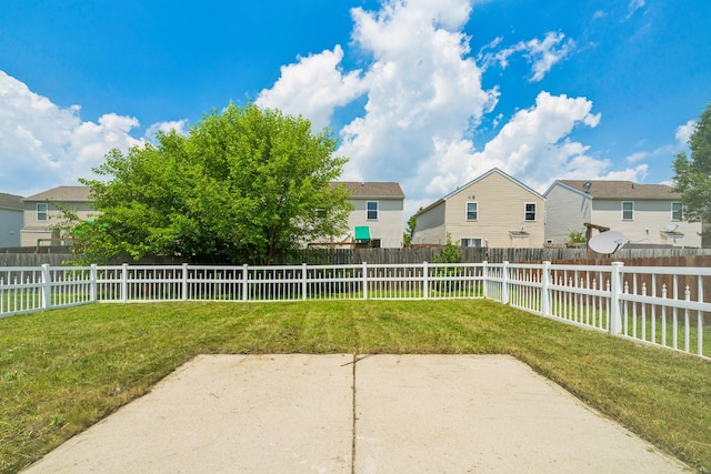 6872 Spring Bloom Dr, Canal Winchester, OH 43110 - fenced backyard with a patio and a residential view