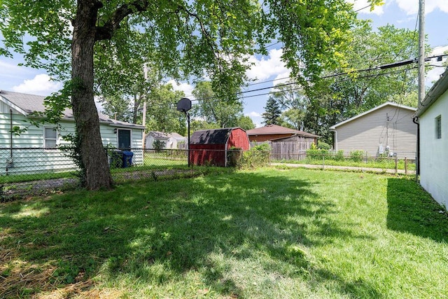 536 Pierce Ave, Columbus, OH 43213 - fenced backyard featuring a storage shed