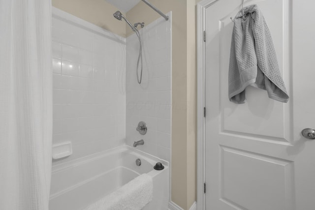 6277 Hudson Reserve Way, Westerville, OH 43081 - full bath featuring shower / bath combo with shower curtain